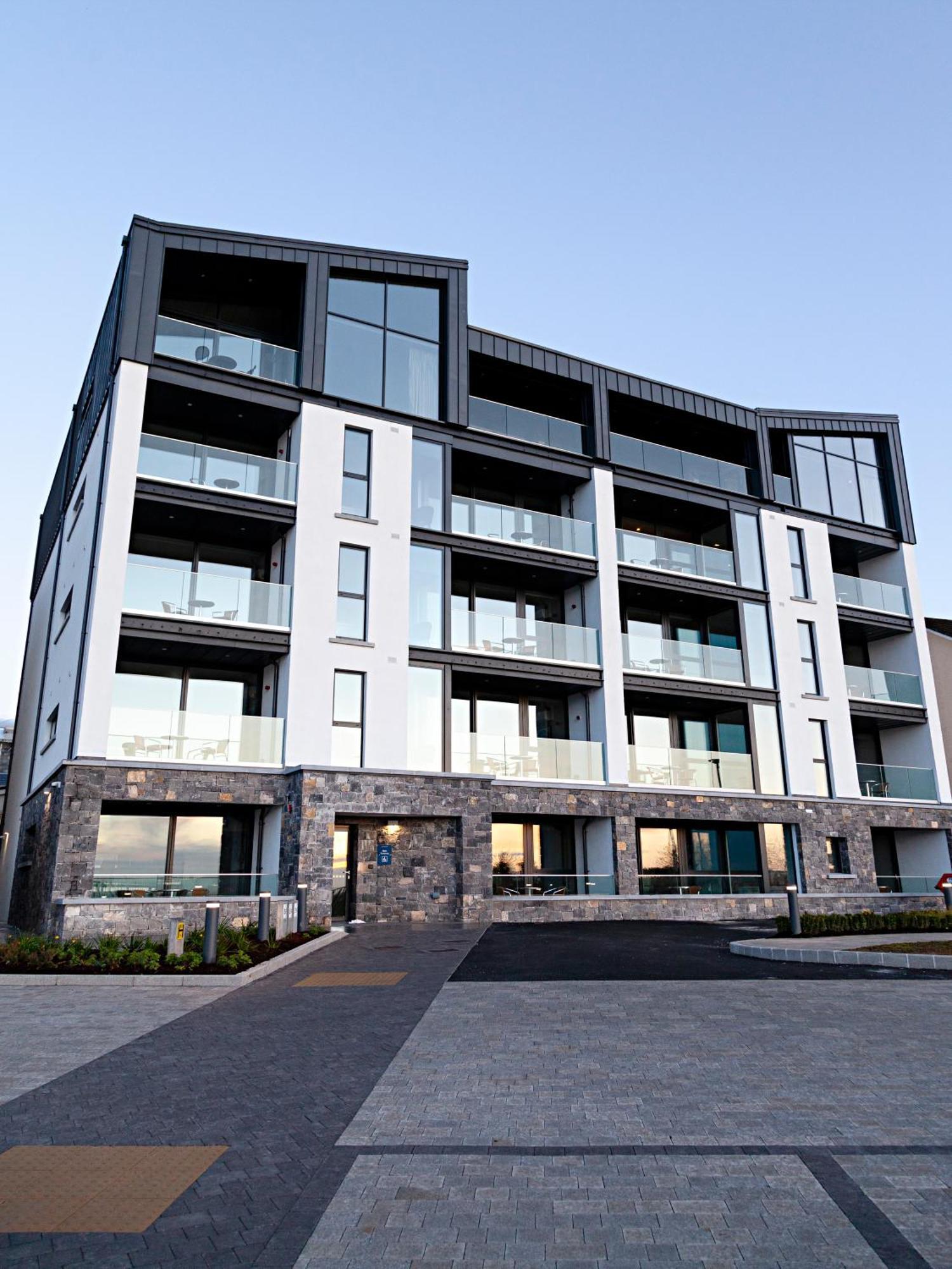 Shoreline Apartments Galway Extérieur photo