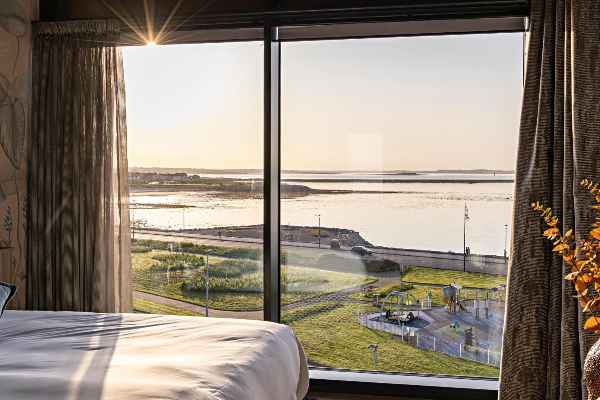 Shoreline Apartments Galway Extérieur photo