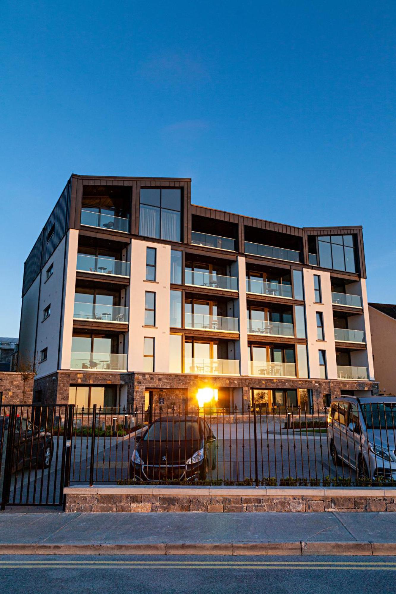 Shoreline Apartments Galway Extérieur photo